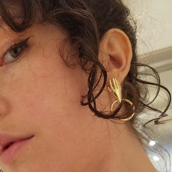 Unique Creative Design Human Hand Gold Earrings - Picture 3 of 4